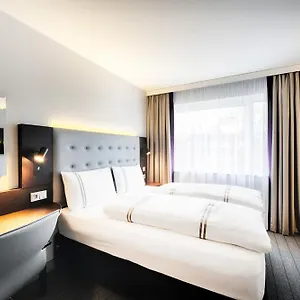 Hotel Premier Sued